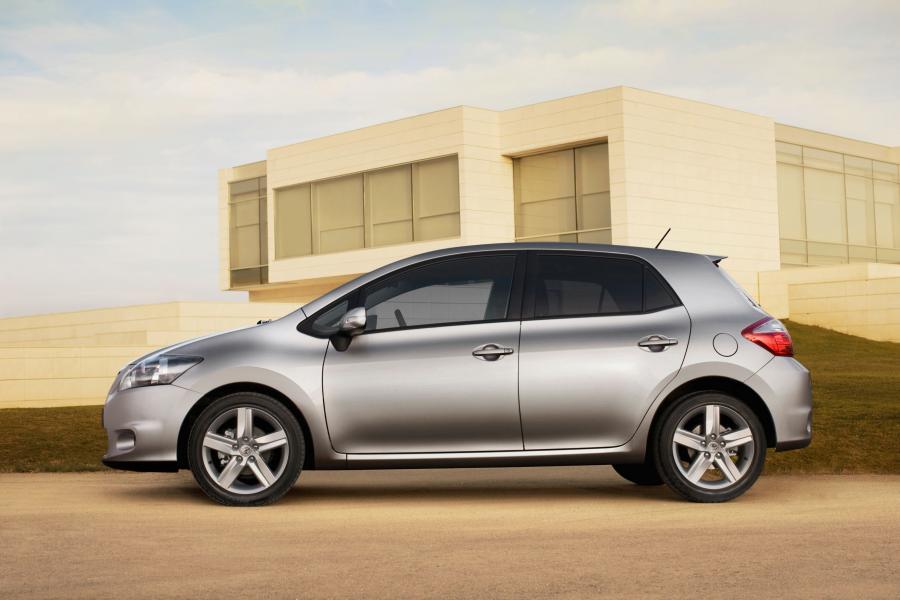  Toyota Auris 2010 года  (фото 11 из 59)